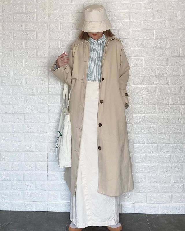 白ロングスカートに合うアウター｜ステンカラーコート