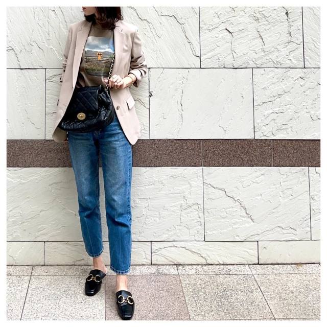 ブラック ショルダーバッグ 無地 X 無地 Uniqlo ユニクロ ベージュ ジャケット テーラード 長袖 X 無地 インディゴブルー テーパード 九分丈 デニムパンツ X 無地 Zara ザラ ブラック ローファー ビット X Uniqlo ユニクロ グレー プリント Tシャツの