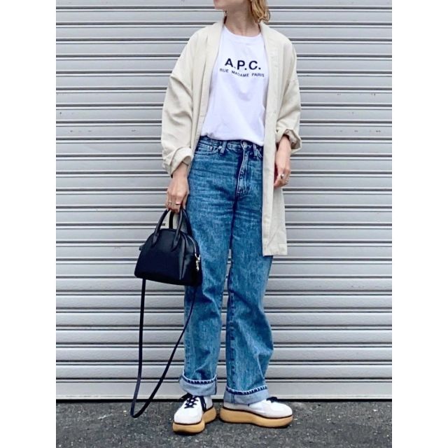 キャンプに合うパンツ6｜ゆるっとしたデニムパンツ