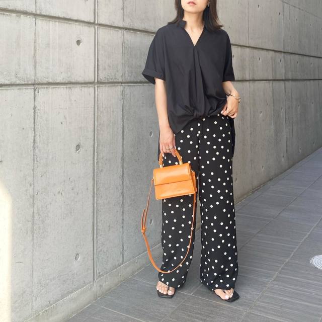 【3】裾タックのトップス