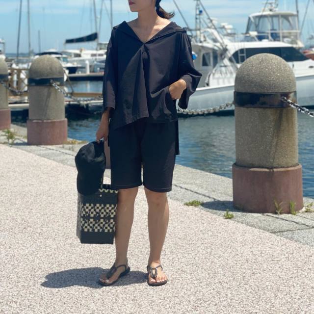 絶対に日焼けしたくない人は「黒のラッシュガード」