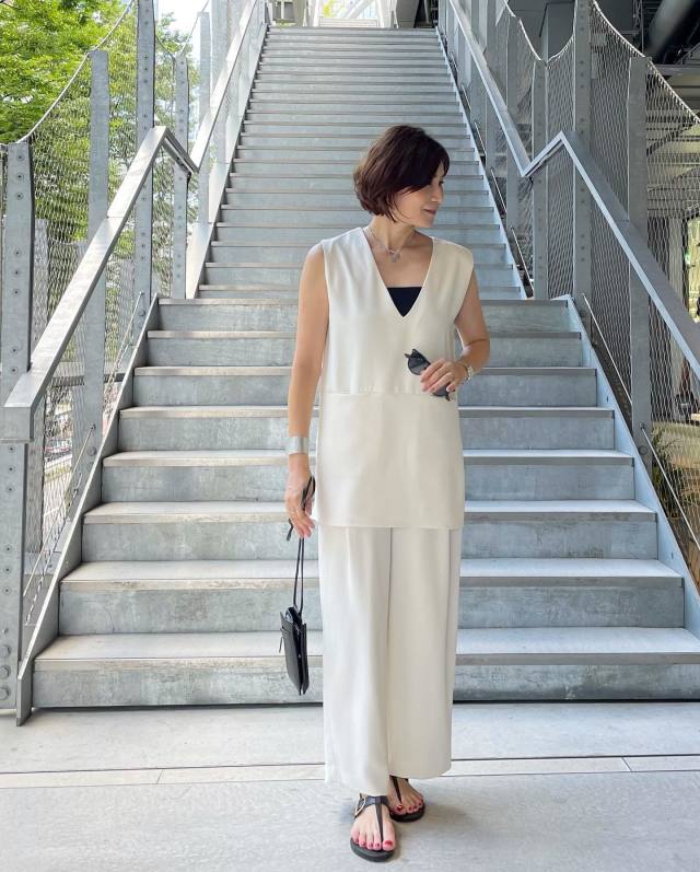 8｜ベストとワイドパンツのセットアップ