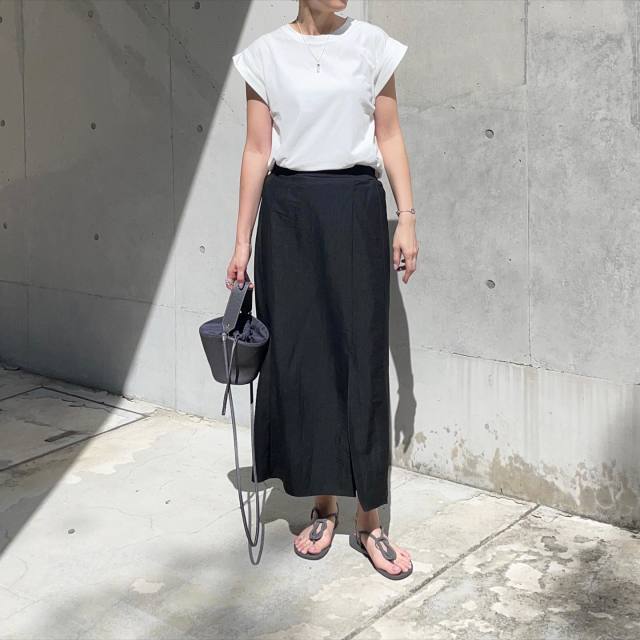 【3】「大人っぽい黒タイトスカート」に合わせる
