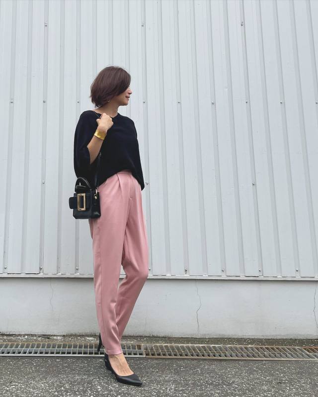【晩夏におすすめ】黒の半袖ニット