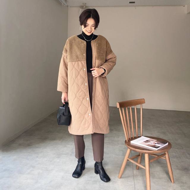 ベージュアウター×茶色パンツでおしゃれなワントーンコーデに