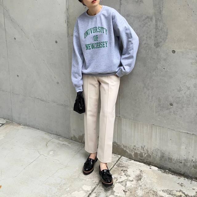 【ローファーに合う服】スウェット
