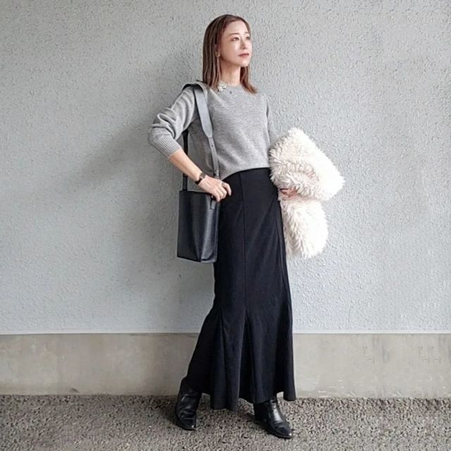 1｜黒のマーメイドスカートを選ぶ