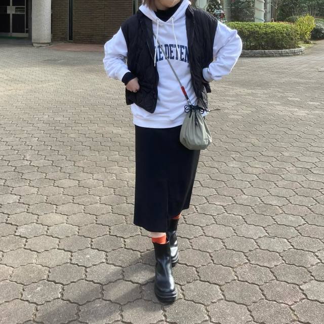 【サイドゴアブーツ×スカートコーデ2】差し色ソックスをチラ見せ