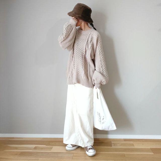 「タイトスカート」と合わせてスッキリ見せる