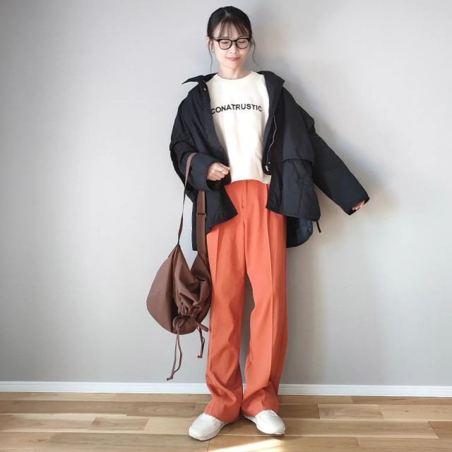 1｜春らしい色の服に羽織る