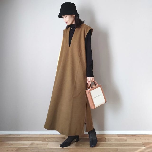 【3】ノースリーブのカフタンワンピース（キーネックのジャンパースカート）