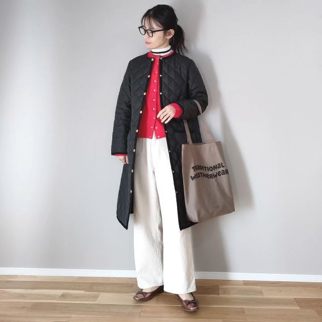 【厚手アウターだと暑くなったら】キルティングコート・ブルゾン×白パンツコーデ