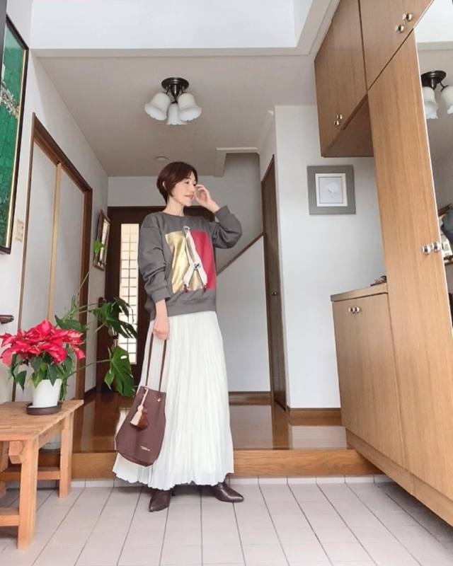 【40代50代に似合うスウェット3】プリント入りのスウェット