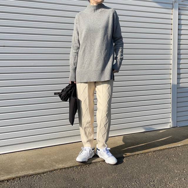 【40代の散歩の服装】部屋着っぽくないジョガーパンツを選ぶ