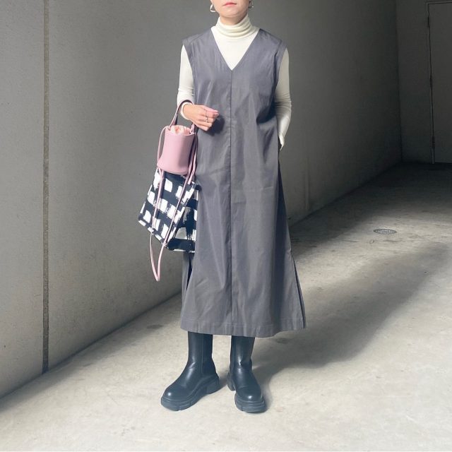 【4】グレーのジャンパースカート