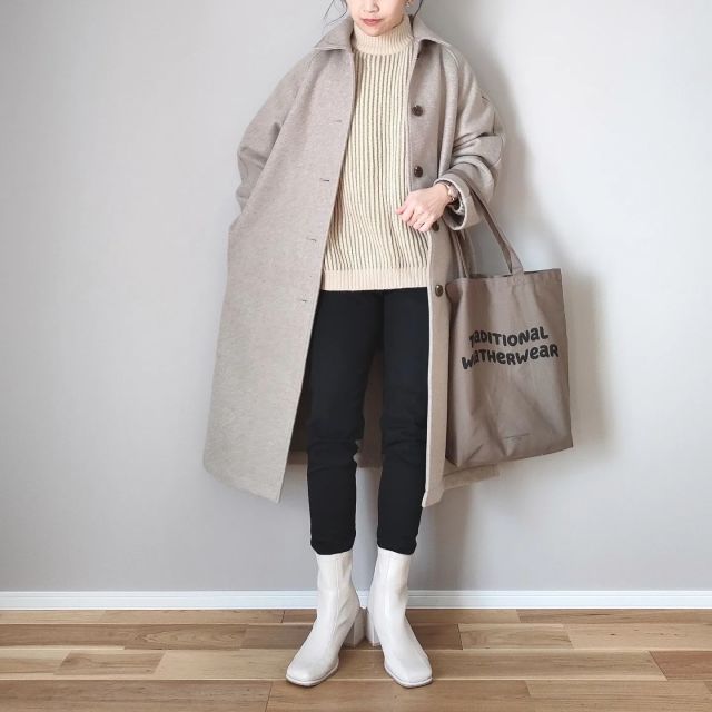 4｜「ナチュラルカラーの服」を引き締める