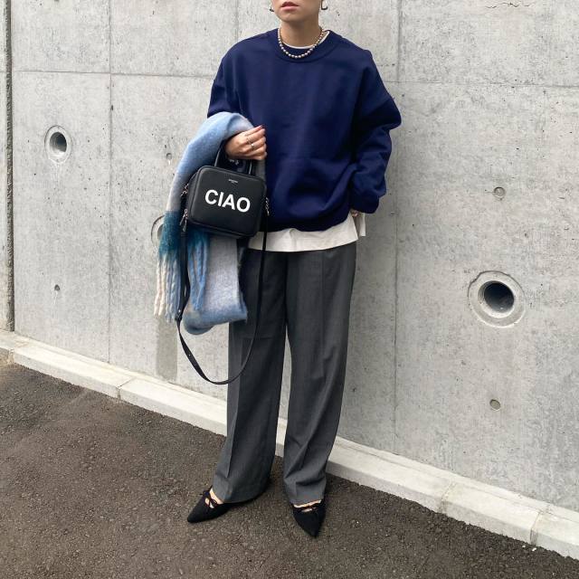 白ロンTをアクセントに