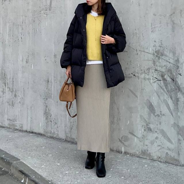 黄色ニットはアウターを羽織っても可愛いんです！
