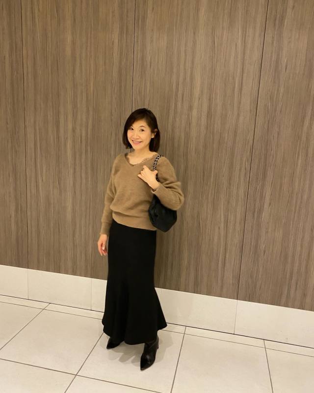 【きれいめコーデ3】ボートネック・Vネックのニット