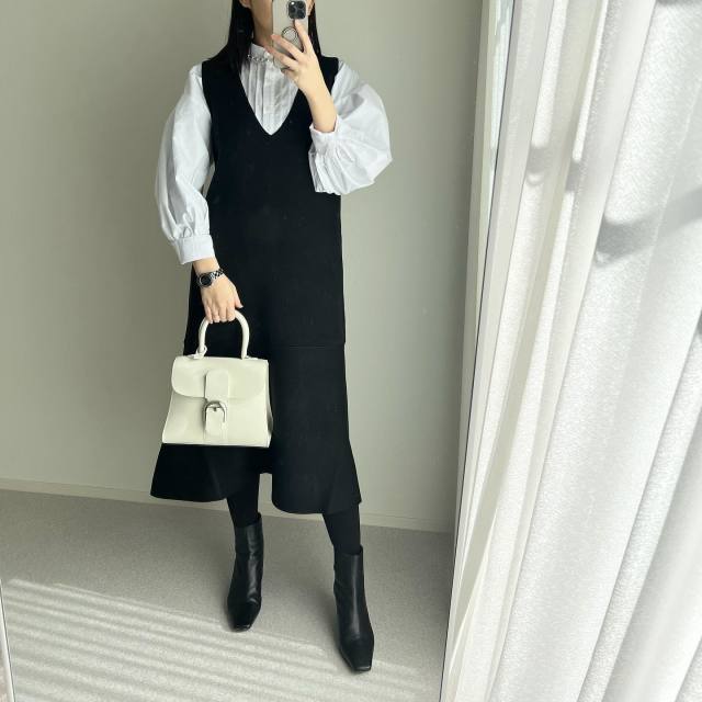 【厄除け・厄払いの服装4】黒のジャンパースカート×気温に合わせたトップス