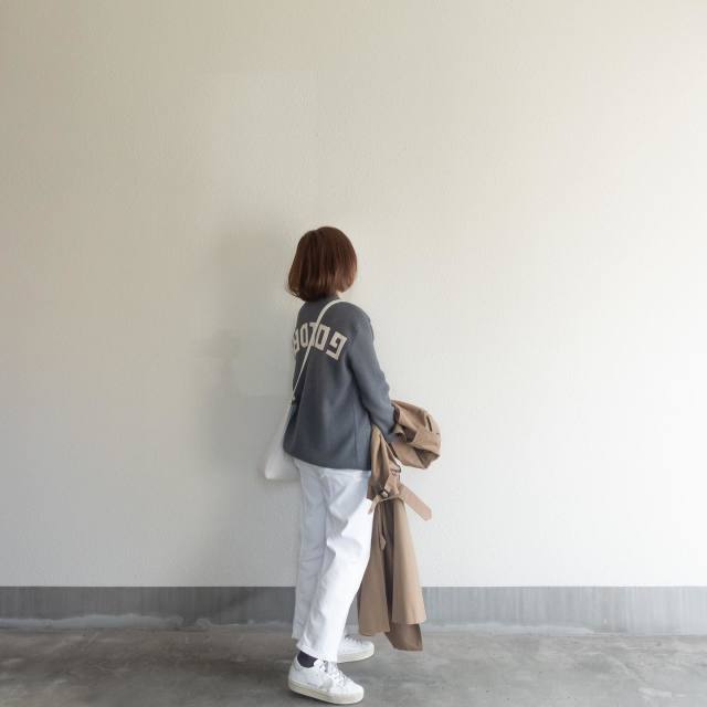 こなれ感たっぷり「ロンハーマンのホワイトデニムパンツ」