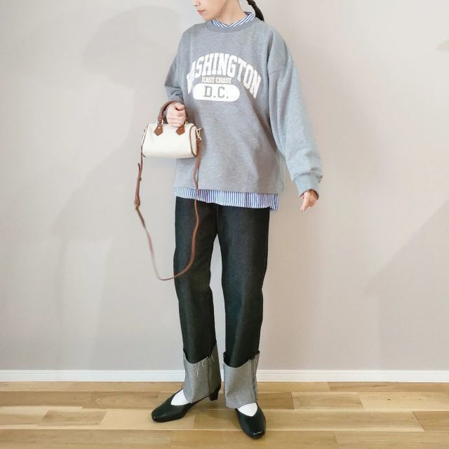 スウェットの下に着る服2｜襟付きシャツを重ね着する