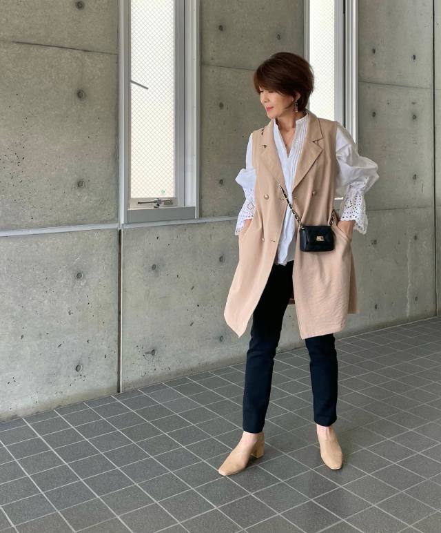 テーラードベスト×シンプルコーデ