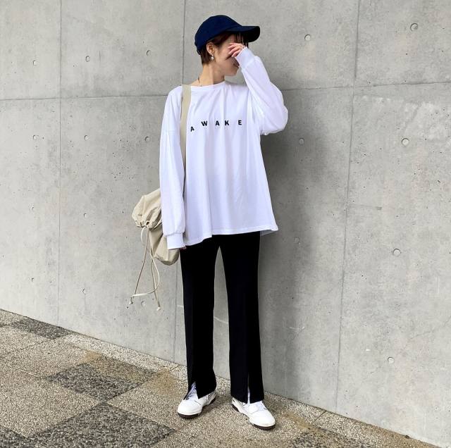 【バッティングセンターのデートコーデ2】ロンT・スウェット×きれいめパンツ