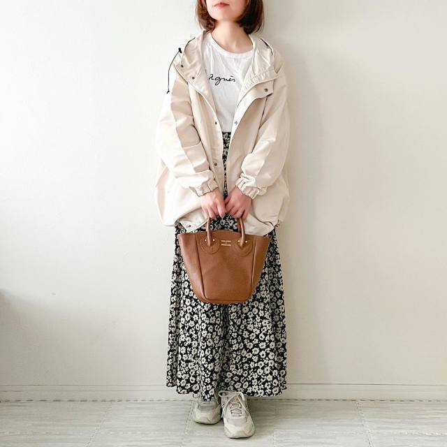 「花柄のスカート」に合わせる