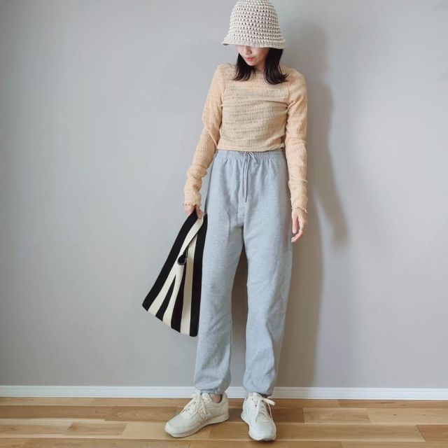 カジュアル服に似合う「ニット素材のバケットハット」
