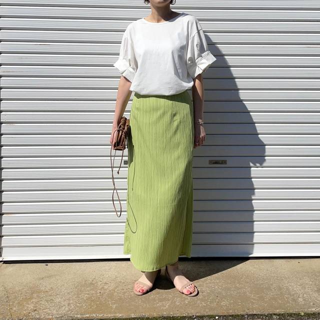 【2】袖タックのトップス