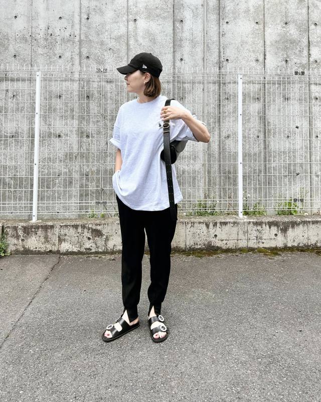 【50代・ピラティスにおすすめの服装3】レギンスが苦手なら「ジョガーパンツ」