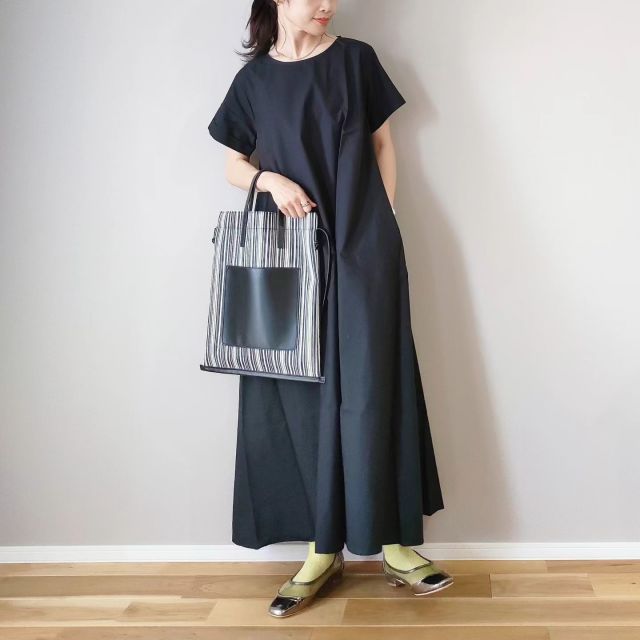 【3】シンプル派さんにおすすめ「Aラインの半袖ワンピース」
