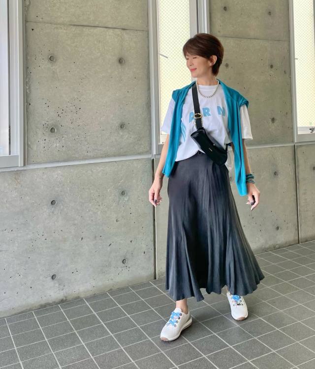 変わりやすい春のお天気には脱ぎ着しやすい羽織りものが便利