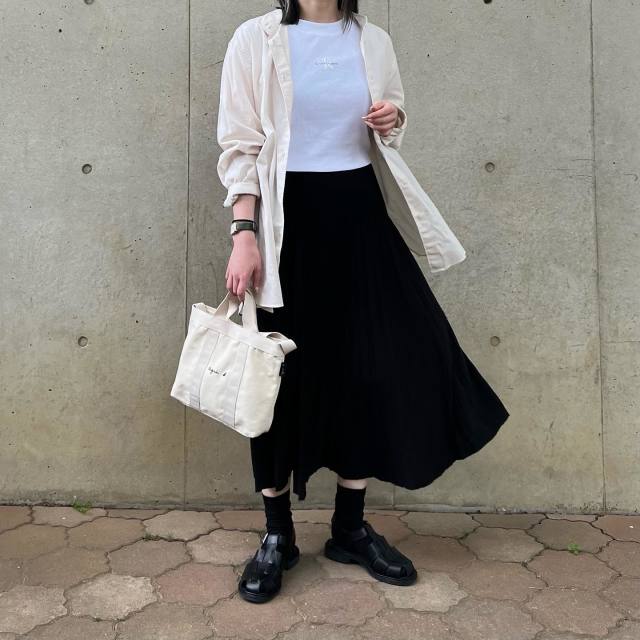 【黒グルカサンダル×黒ソックス】ショートブーツのようなルックスに