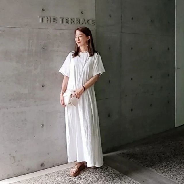 【6】洗練度を上げたいときは「服とバッグの色を揃える」