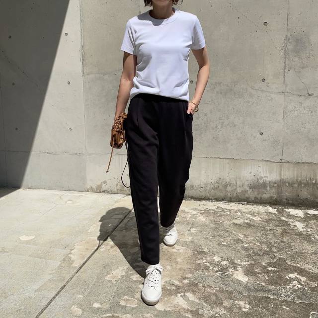 【3】コンパクトなベーシックTシャツ