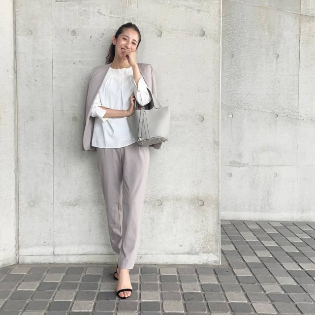 スーツみたいな服（上）｜ノーカラージャケット