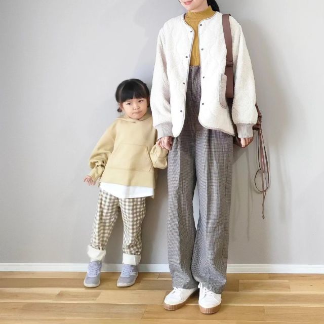 【ボアブルゾンのコーデ1】ワイドパンツに合わせる