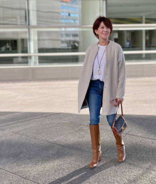 ゆったりシルエットのアウターを羽織るとコーデしやすい♪