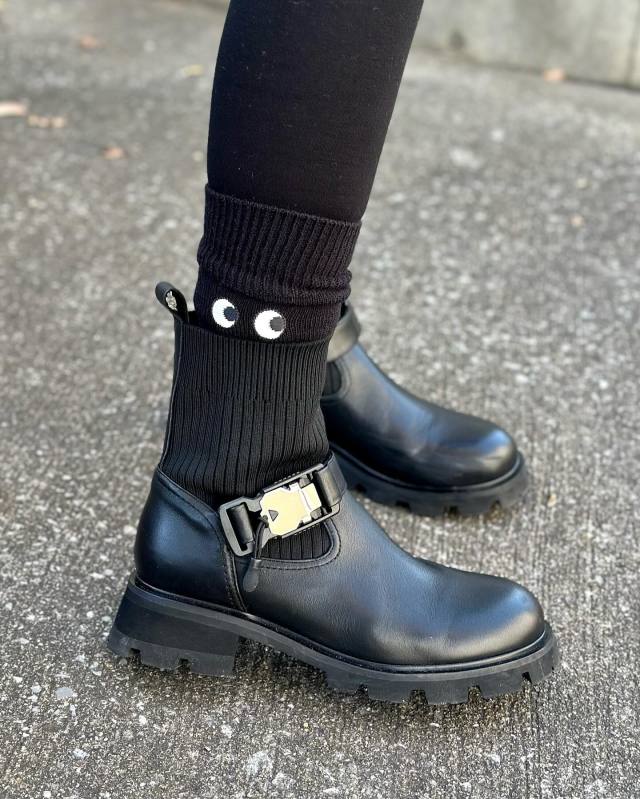 ブラック ショート ブーツ レザー ラウンドトゥ 厚底 無地 