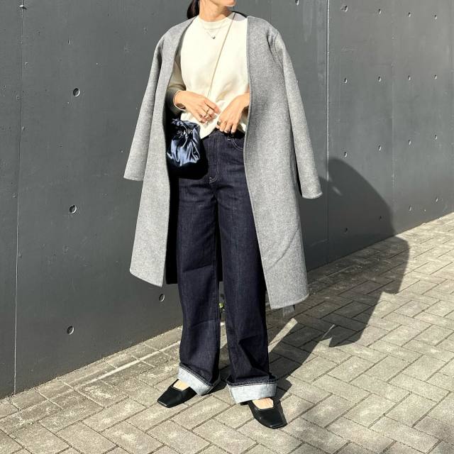 【5】ニュアンスカラーのノーカラーコート