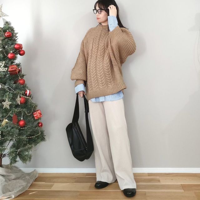 「シャツ」をインナー使いして清潔感を演出