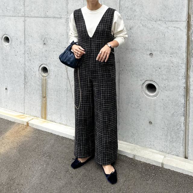 【4】「首元が開いているデザイン」を選ぶ