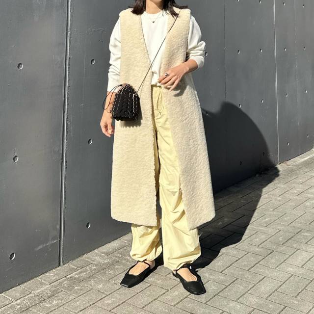 【ママの冬の子連れ旅行コーデ2】楽ちん服×映えアウターのコーデ