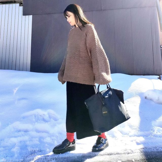「タイトスカート」と合わせてスッキリ見せる