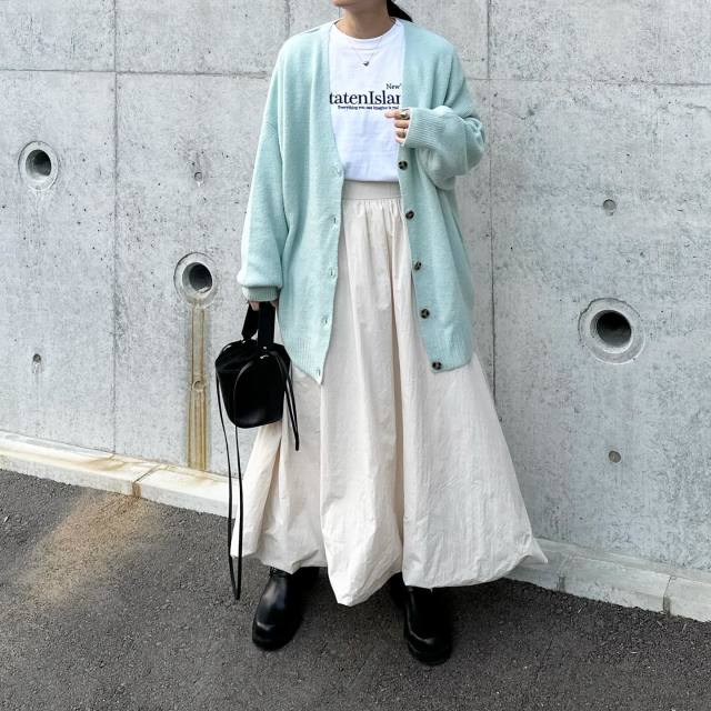 2月は春らしい雰囲気を意識する40代おしゃれさんも