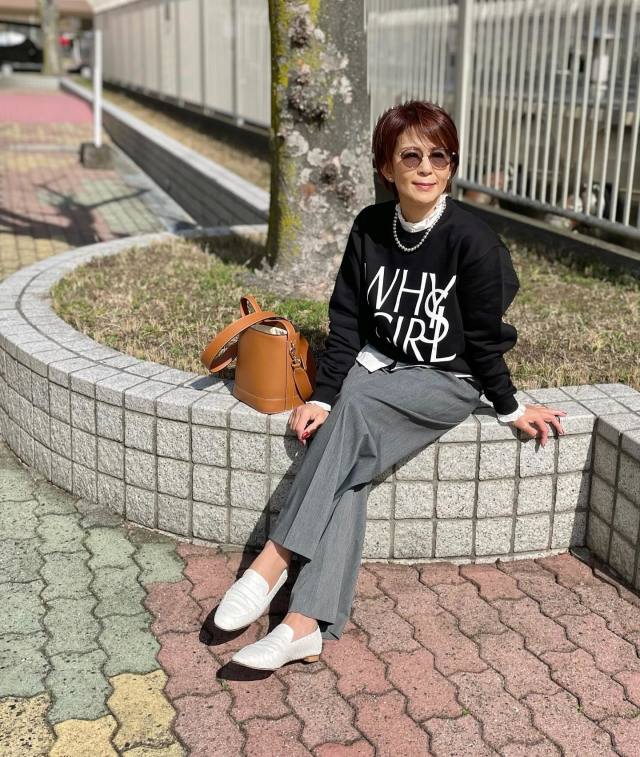 【パールネックレスのおすすめコーデ2】ロンT・スウェットに着ける