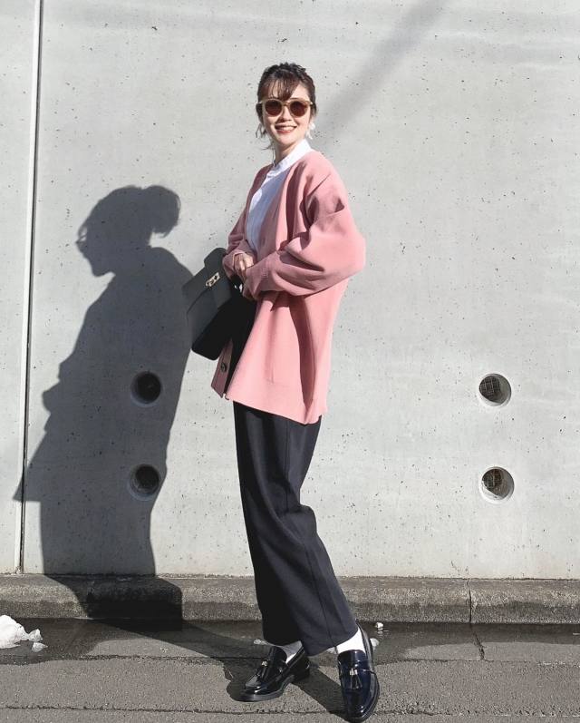 【春服の色の組み合わせ方1】パステルカラー×モノトーン