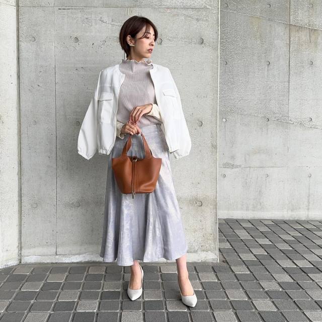 【1】リネンライクのブルゾン